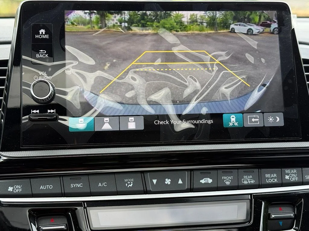 Used 2025  Honda Touring image 11