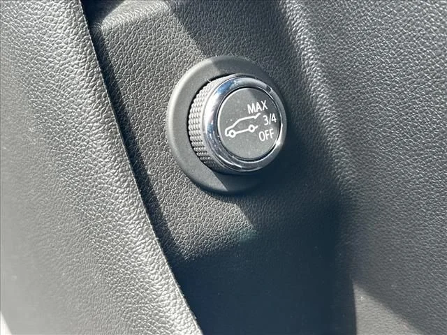 Used 2020 Red Cadillac Sport image 19