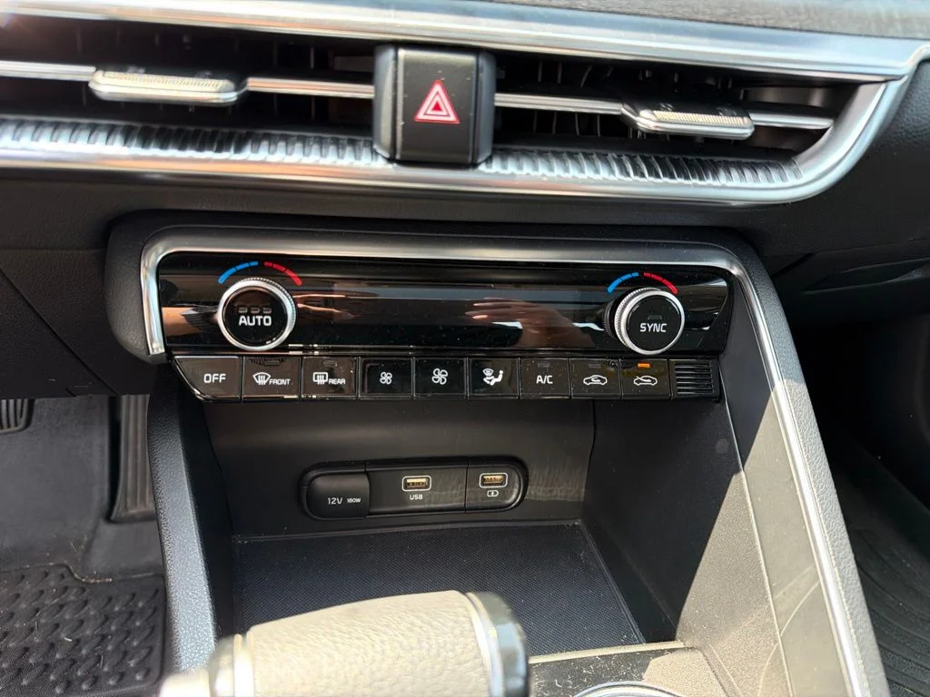 Used 2021 White Kia EX image 17