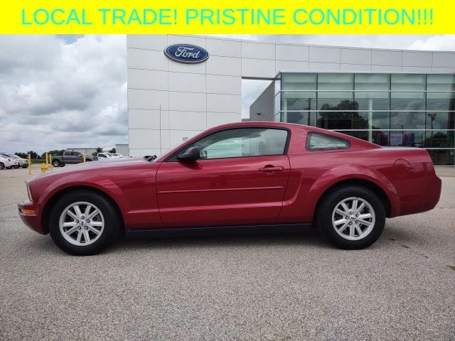Used 2005 Ford Mustang Premium with VIN 1ZVFT80NX55214156 for sale in Galesburg, IL