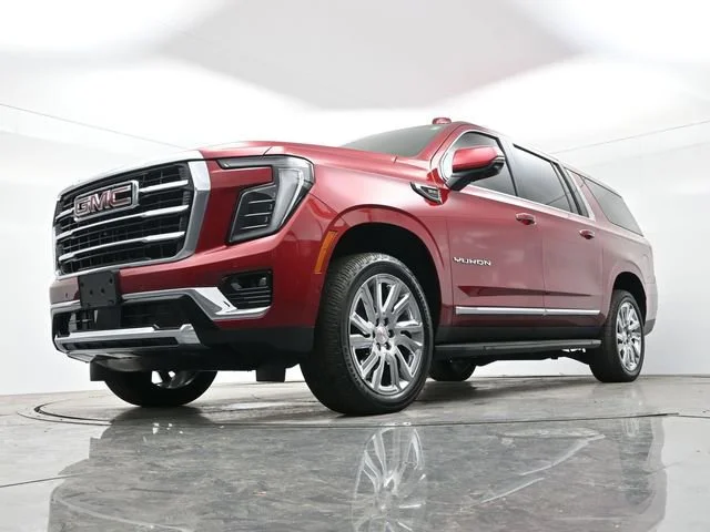 Used 2025 Volcanic Red Tintcoat GMC Elevation image 31