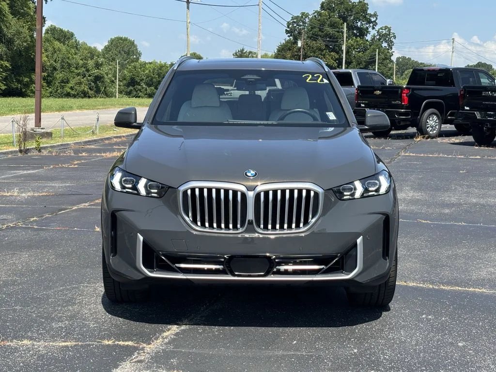 Used 2026 Gray BMW sDrive40i image 5