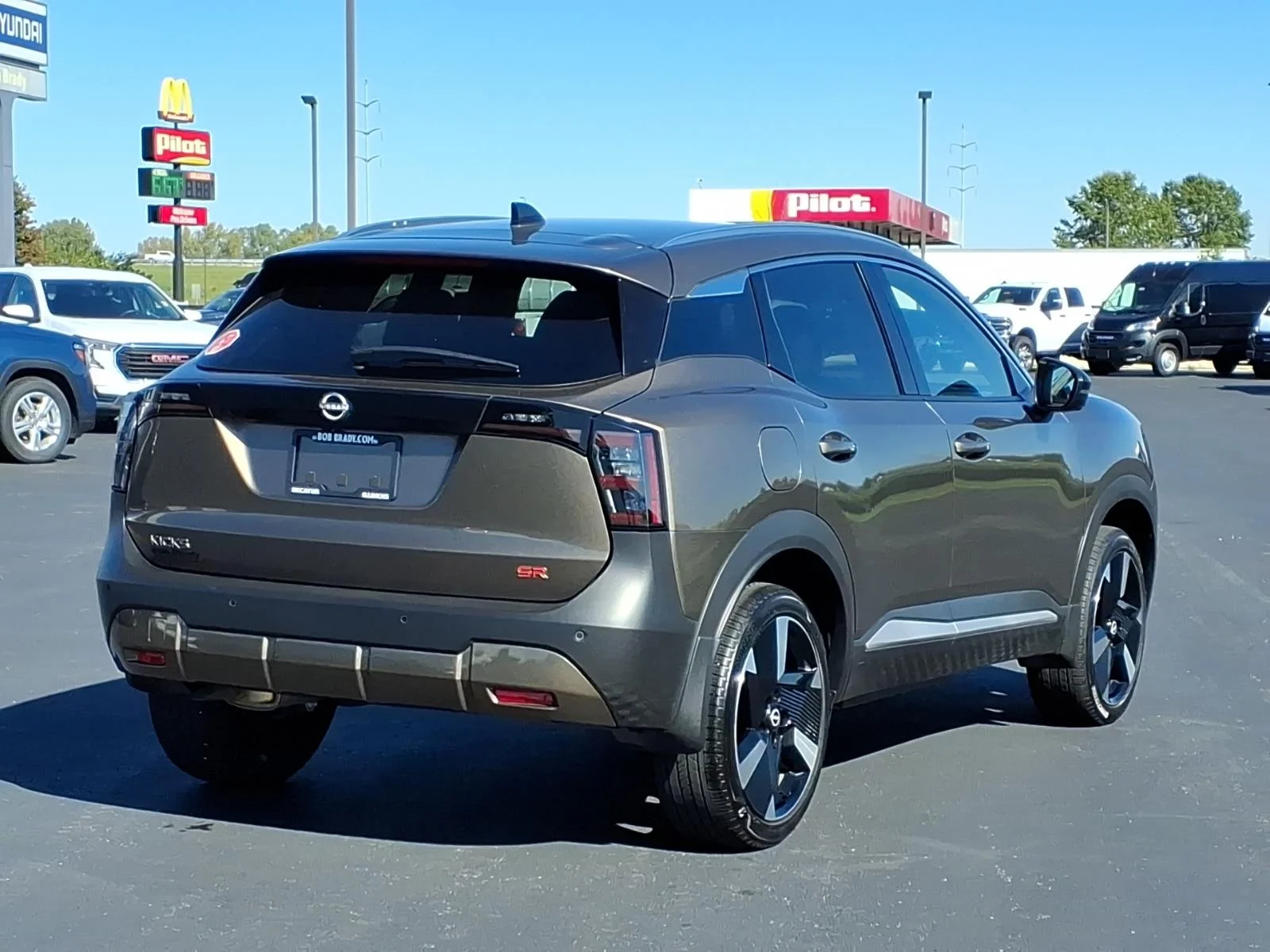 Used 2026 Canyon Bronze Metallic Nissan SR image 12