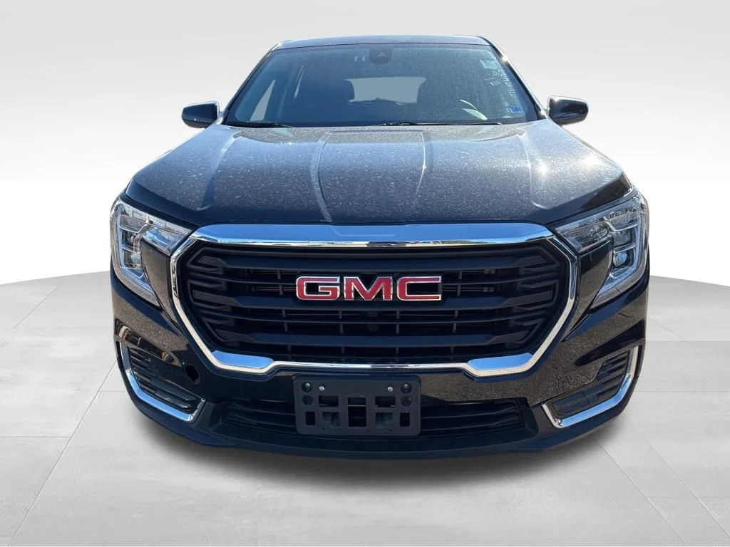 Used 2024 Black GMC SLE image 10