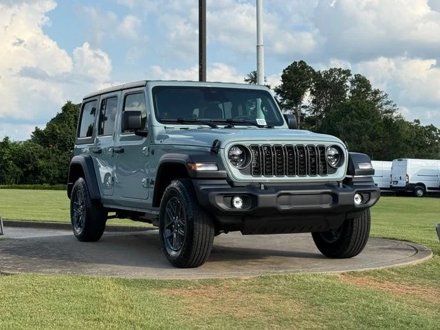 New 2026 Earl Clearcoat Jeep Sport S image 1