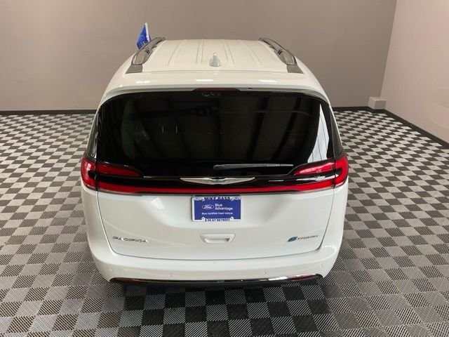 Certified Used 2021 Bright White Clearcoat Chrysler Touring image 12