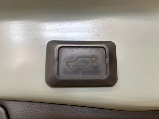 Used 2020  Toyota XLE image 26