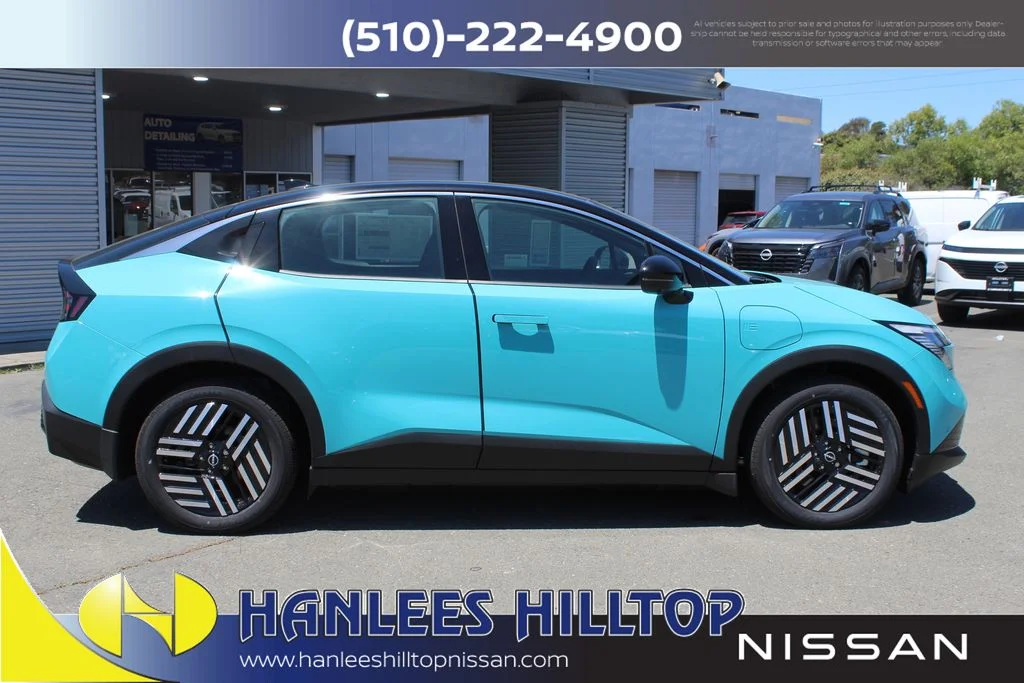 New 2026 Seabreeze Blue Pearl / Super Black Two-tone Nissan SV+ image 6