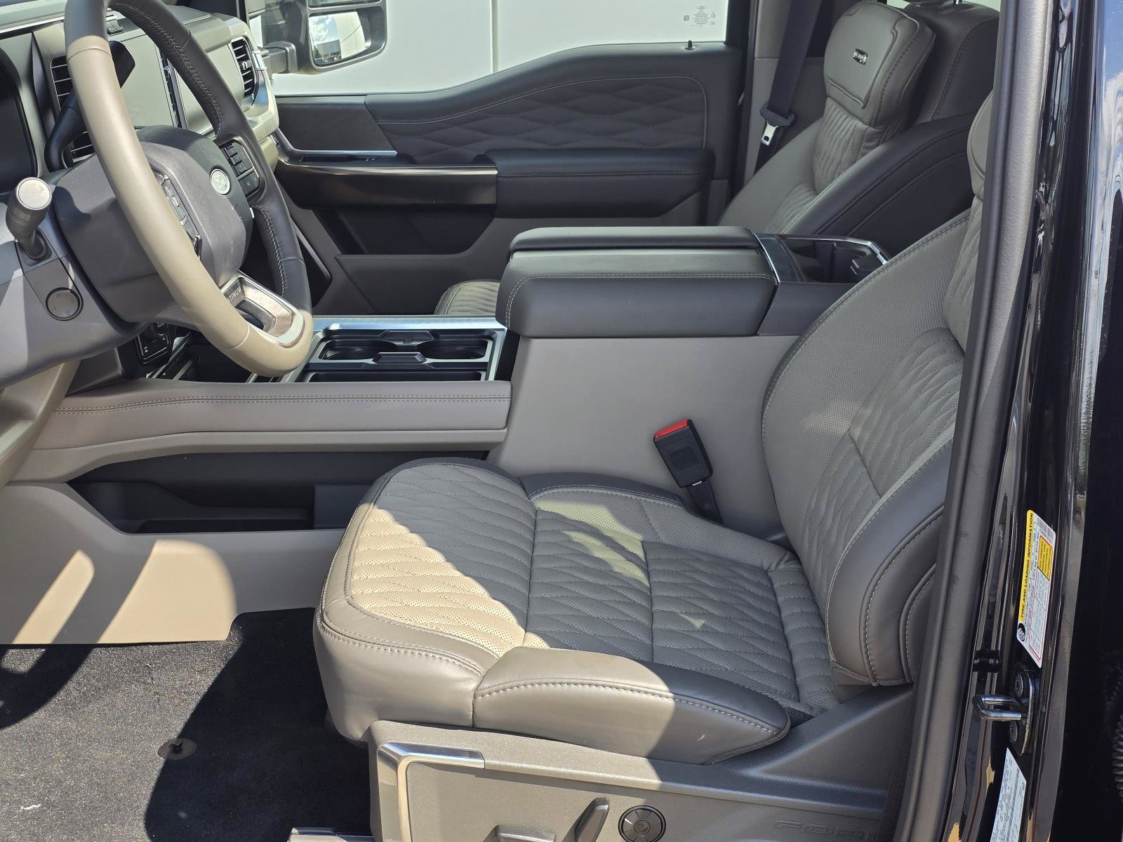 New 2026 Agate Black Metallic FORD F-350® Platinum® image 16