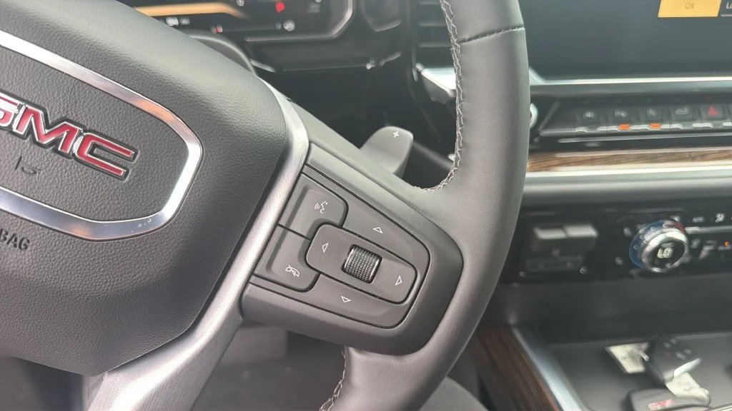 New 2026 Sterling Metallic GMC Elevation image 26