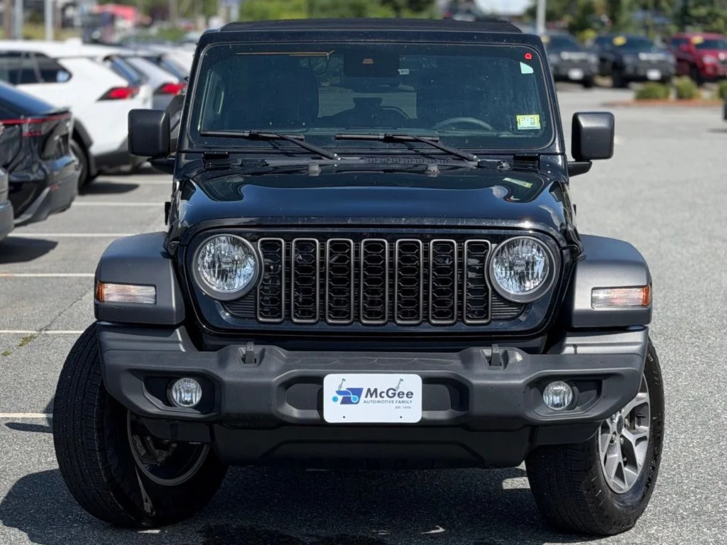Used 2024 Black Jeep Sport S image 2