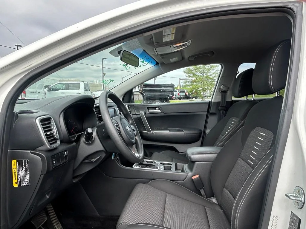Used 2018 Clear White Kia LX image 9