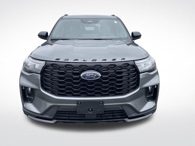 Used 2025 Carbonized Gray Metallic Ford ST-Line image 11