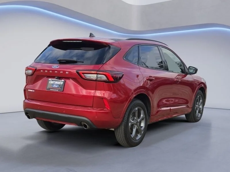 Used 2024 Rapid Red Metallic Tinted Clearcoat Ford ST-Line image 3