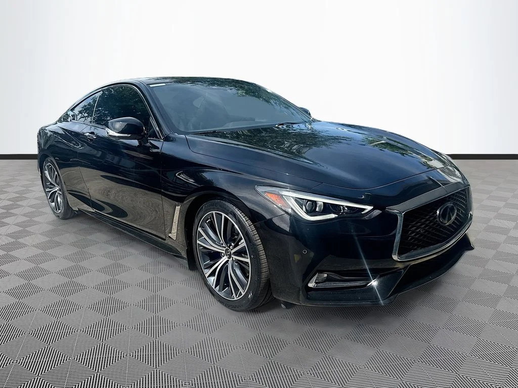 Used 2022 Black INFINITI LUXE image 4