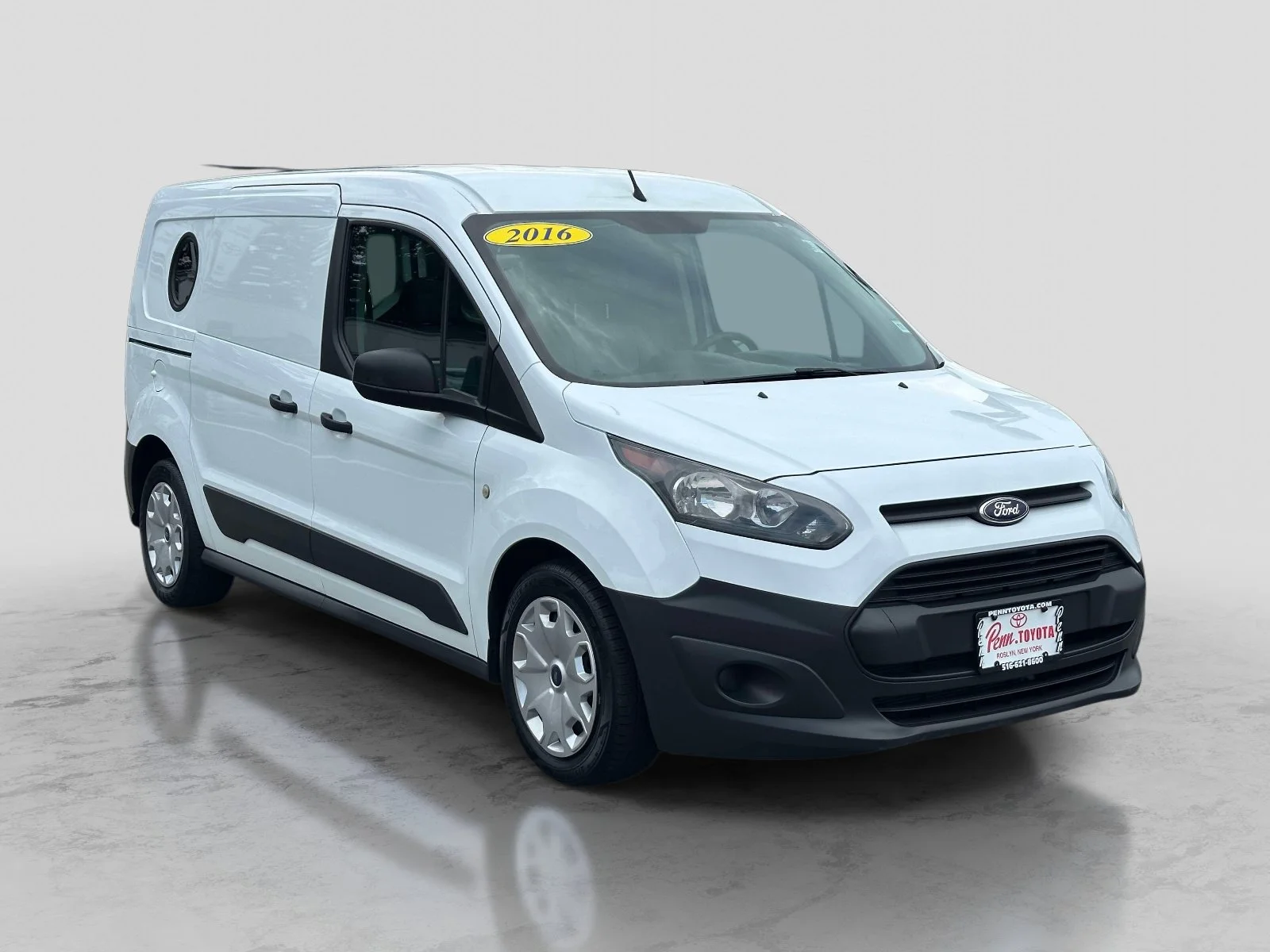 Used 2016 White Ford XL image 1