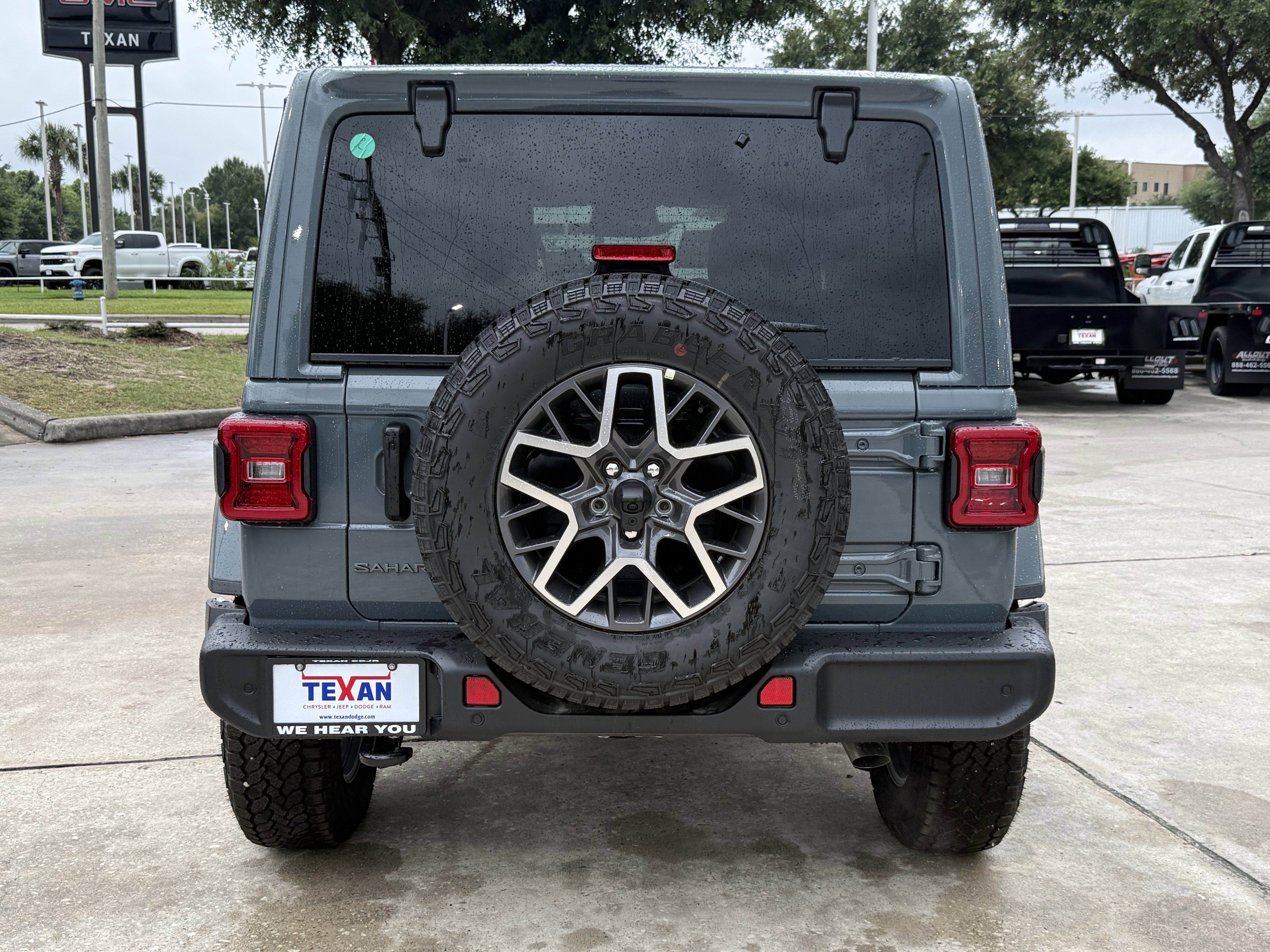 New 2026 Anvil Clear-Coat Exterior Paint Jeep Sahara image 5