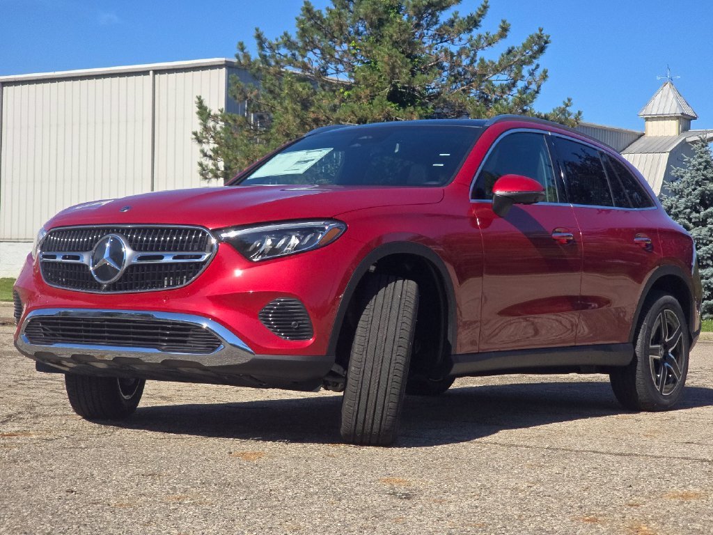 New 2026 MANUFAKTUR Patagonia Red Metallic Mercedes-Benz GLC 300 image 49