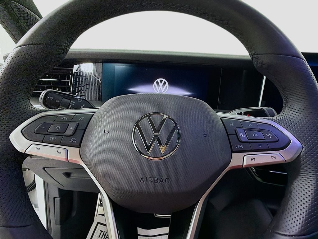 Used 2026 Opal White Pearl Volkswagen 2.0T SE R-Line Black 4MOTION image 11