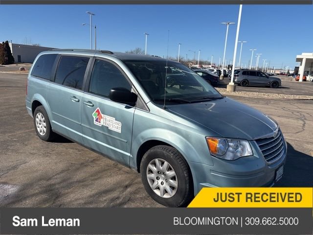 2010 Chrysler Town & Country LX