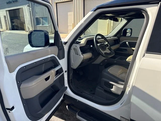 Used 2022  Land Rover X-Dynamic HSE image 7