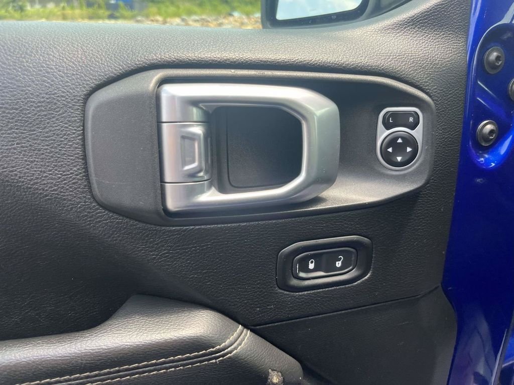 Used 2019 Blue Jeep Unlimited Sahara image 15