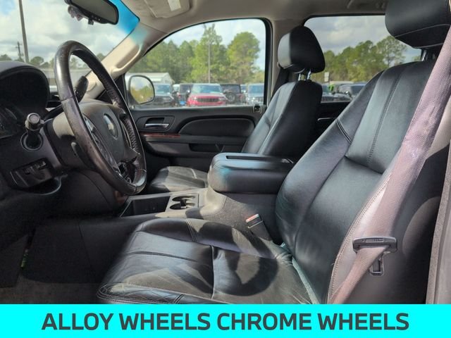 2010 Chevrolet Suburban LT - Photo 14