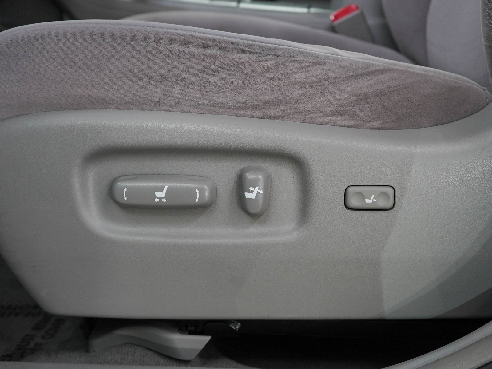Used 2008 Magnetic Gray Metallic Toyota Base image 24