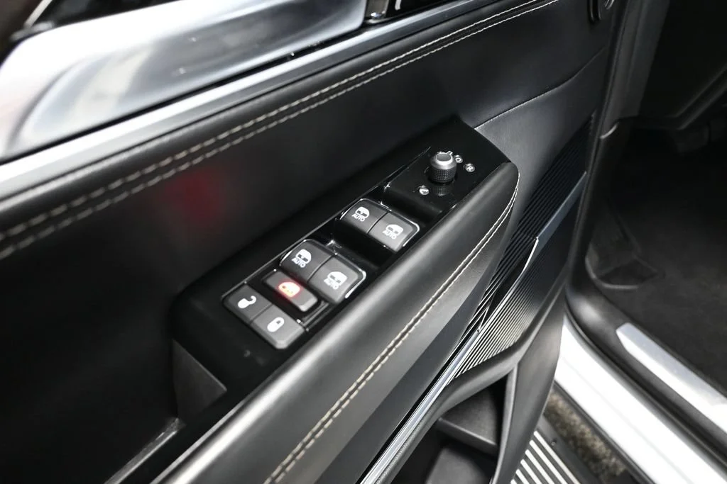 Used 2022 White Jeep Series II image 14