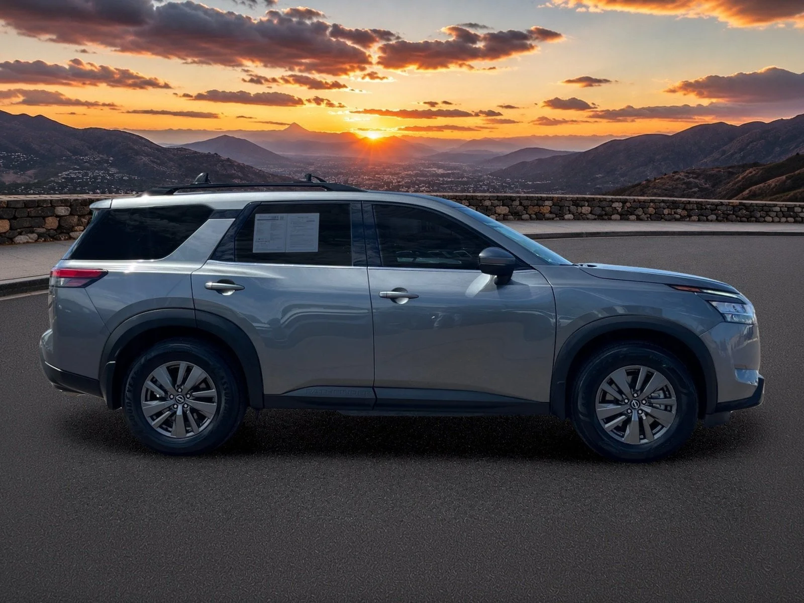 Used 2022 Gun Metallic Nissan SV image 5