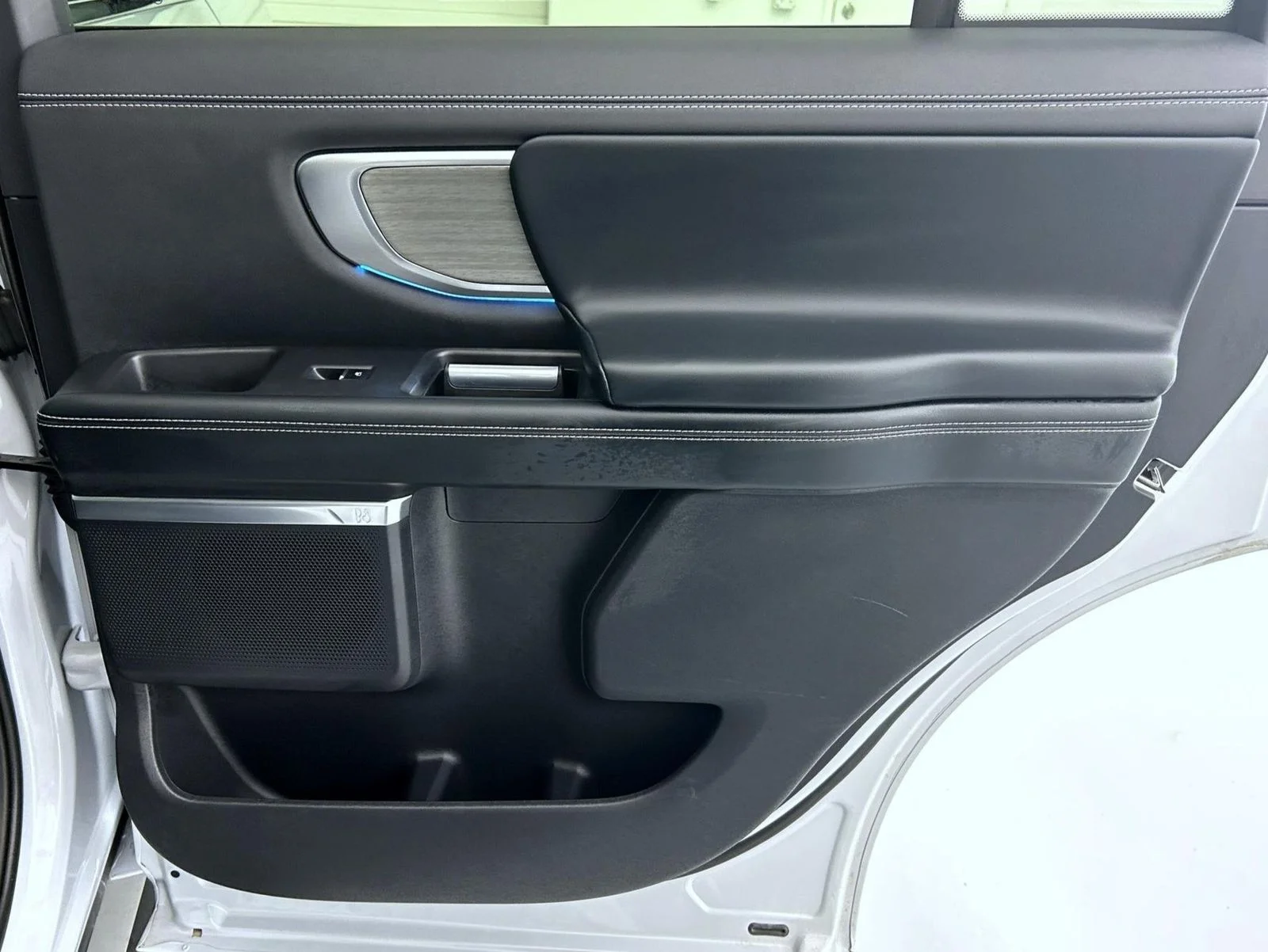 Used 2025 Silver Ford Platinum image 19