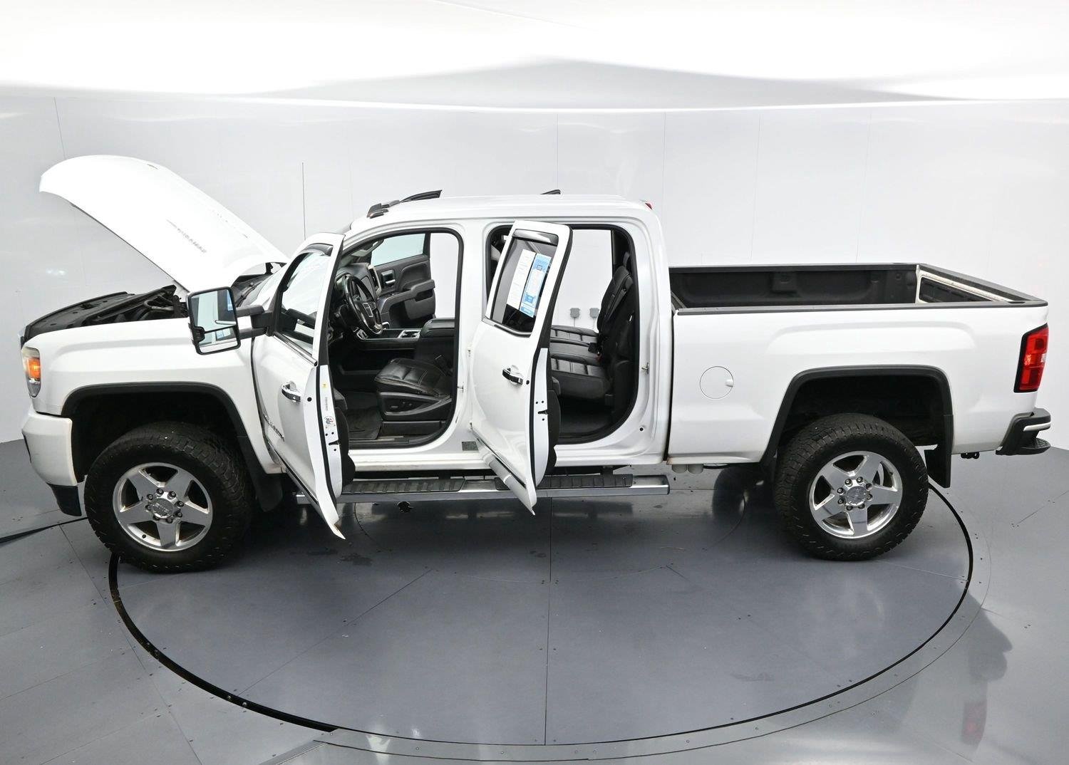 Used 2015 Summit White GMC Denali image 38