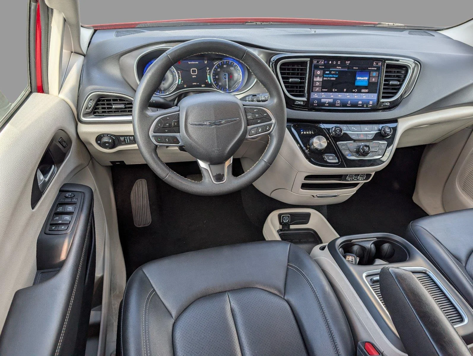 Used 2024 Red Hot Pearlcoat Chrysler Touring L image 29