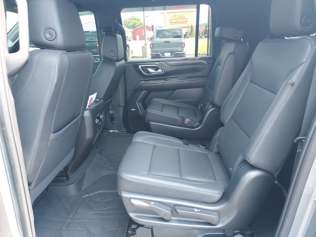 Used 2023 Gray Chevrolet Z71 image 14