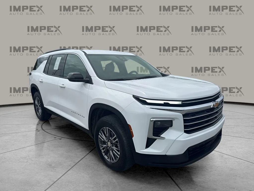 Used 2025 White Chevrolet LT image 7