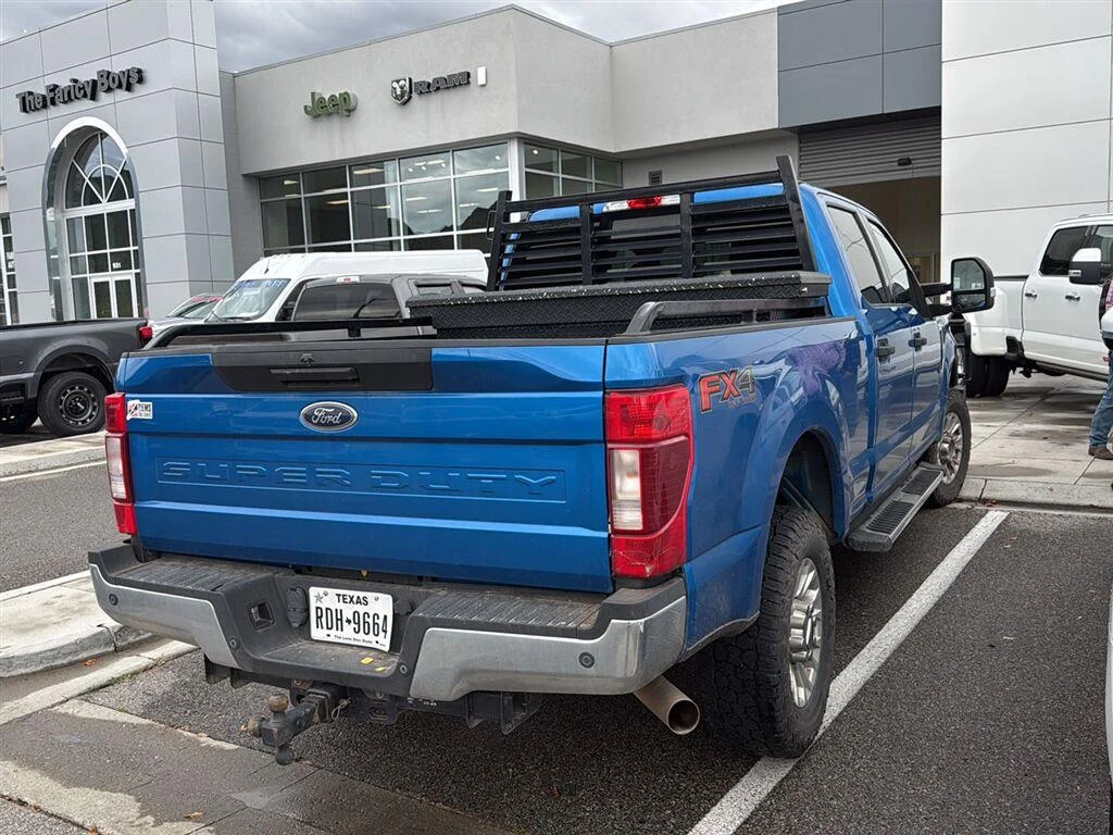 Used 2020 Velocity Blue Ford XLT image 3