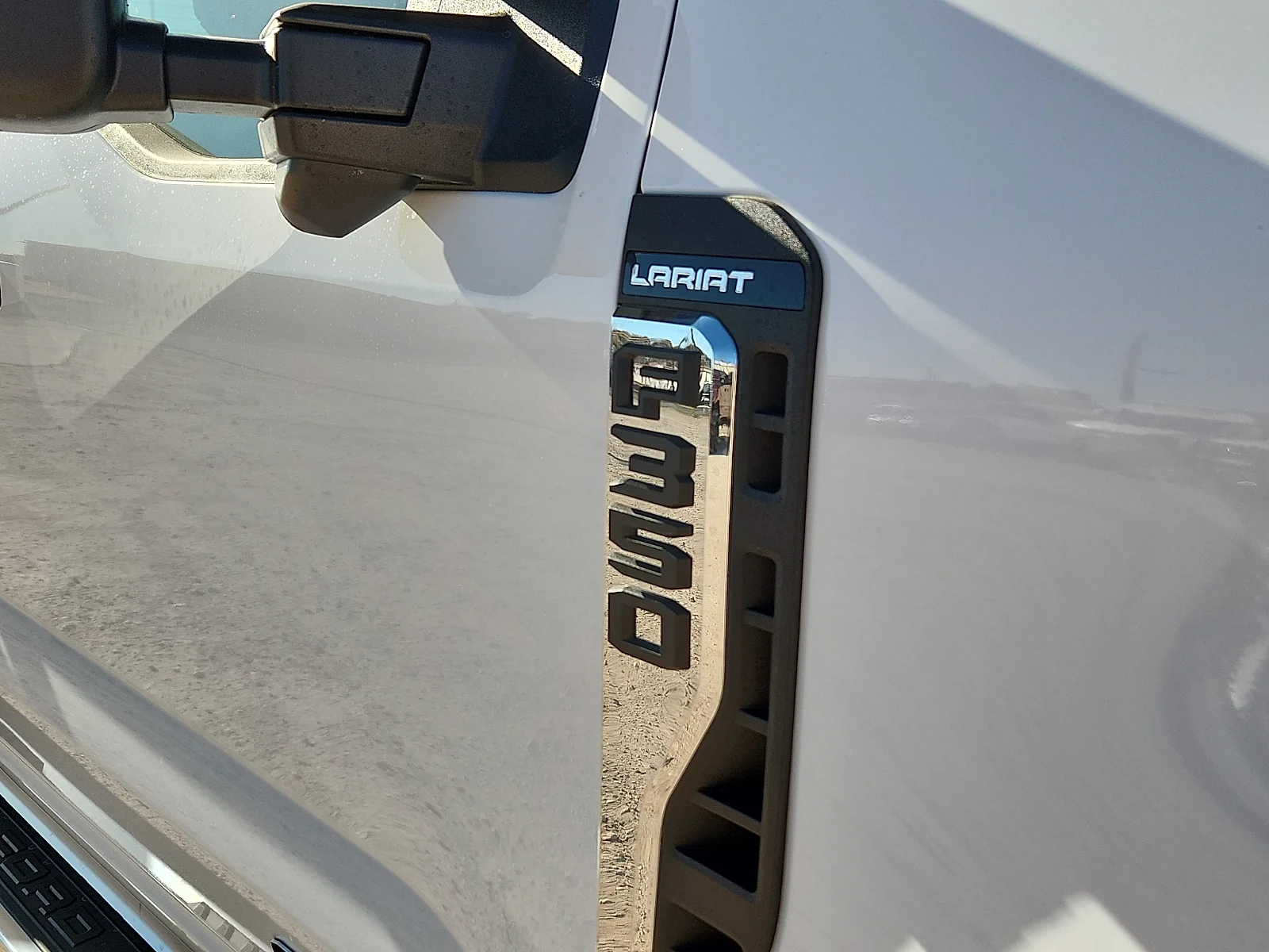 New 2026 Oxford White Ford LARIAT image 10