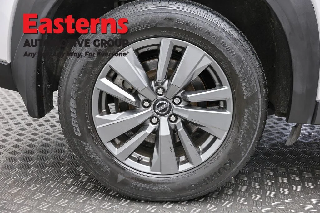 Used 2023 Silver Nissan S image 31