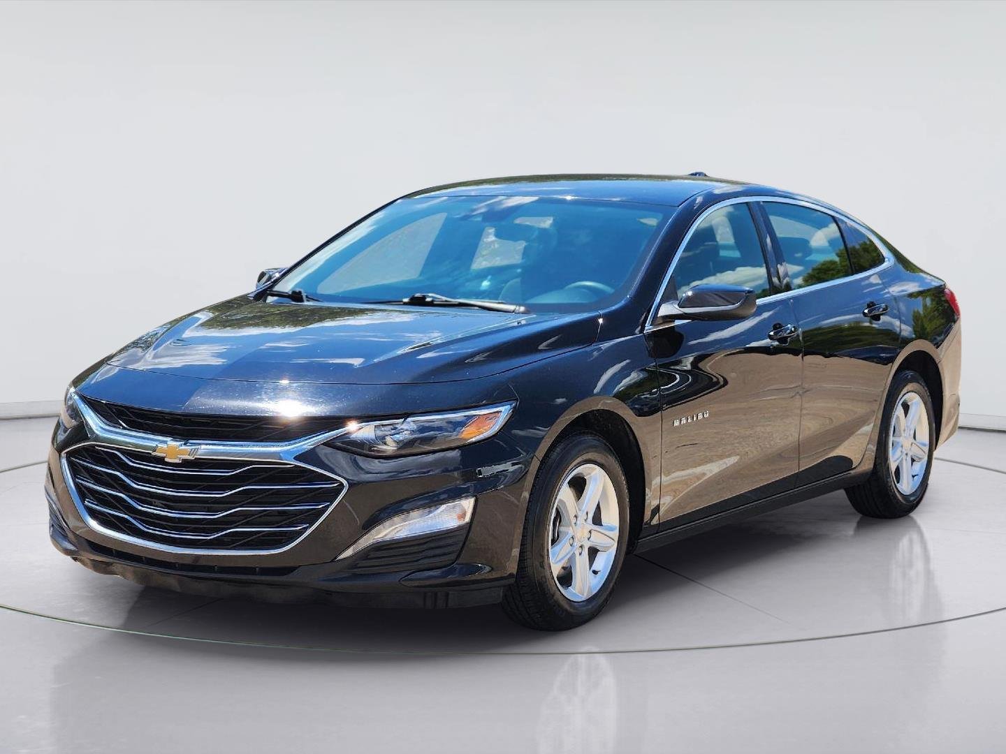 Used 2024 Mosaic Black Metallic Chevrolet LT image 3