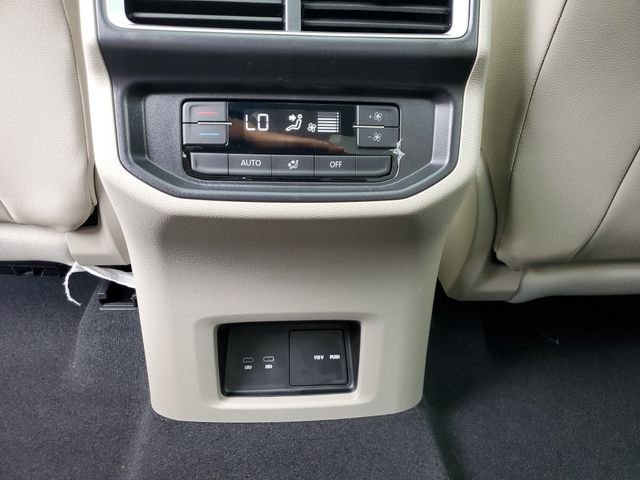 New 2026 Black Volkswagen 2.0T SE w/Technology image 12
