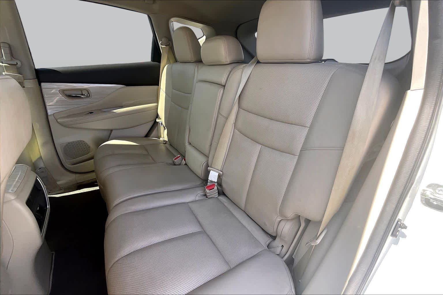 Used 2015 Pearl White Nissan SL image 19