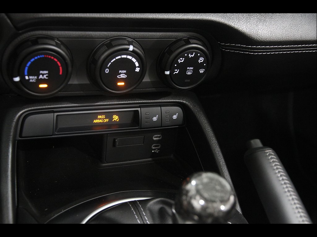 2025 Mazda MX-5 Miata Club - Photo 14