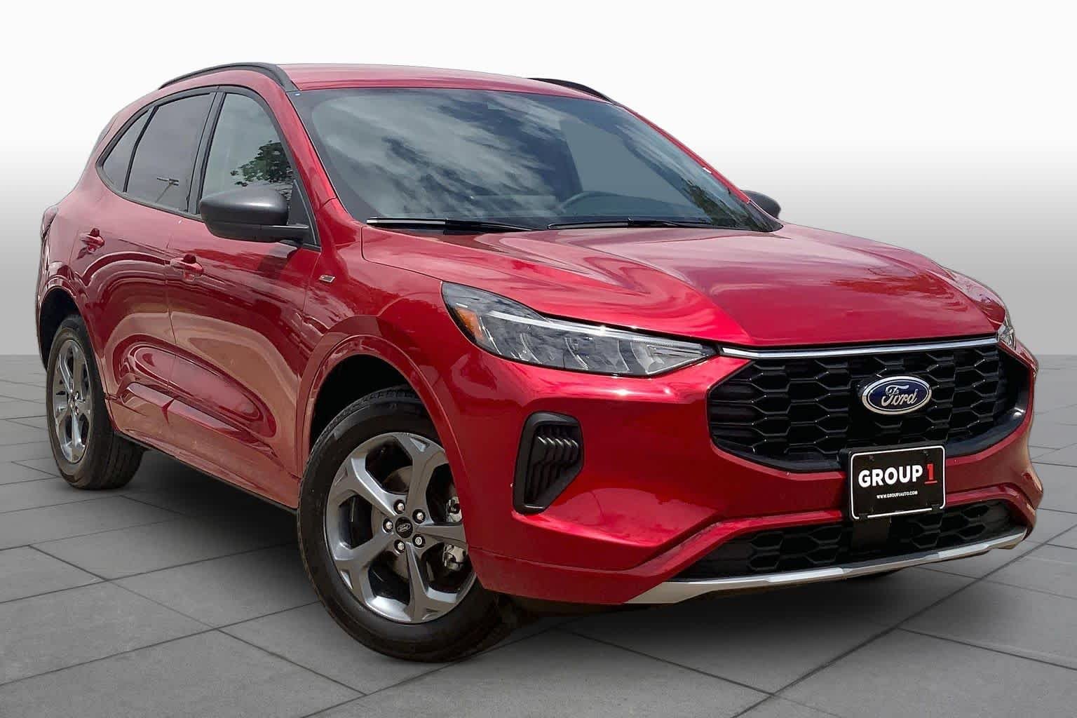 Used 2024 Rapid Red Metallic Tinted Clearcoat Ford ST-Line image 3