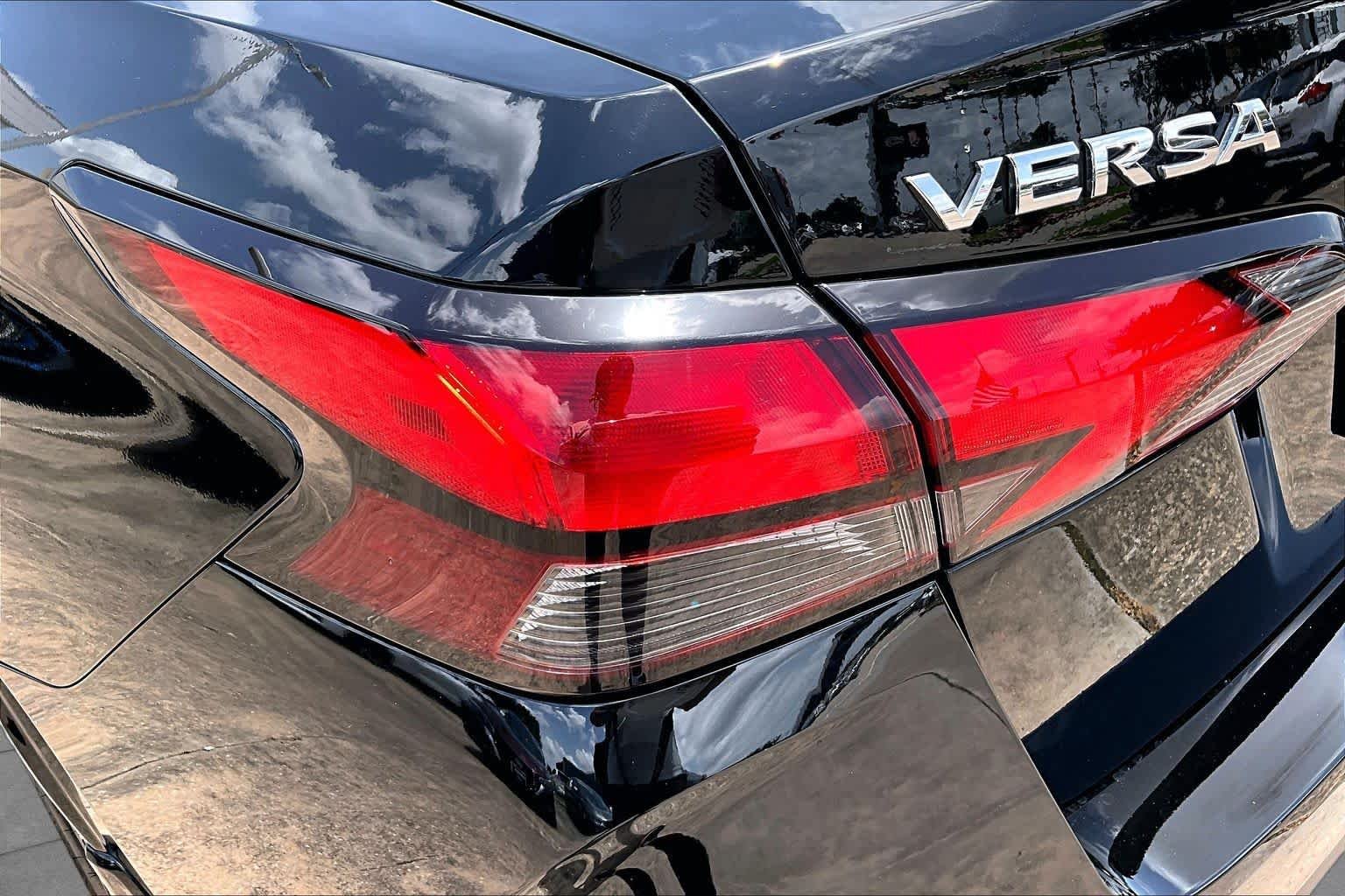 Used 2025 Super Black Nissan SV image 28