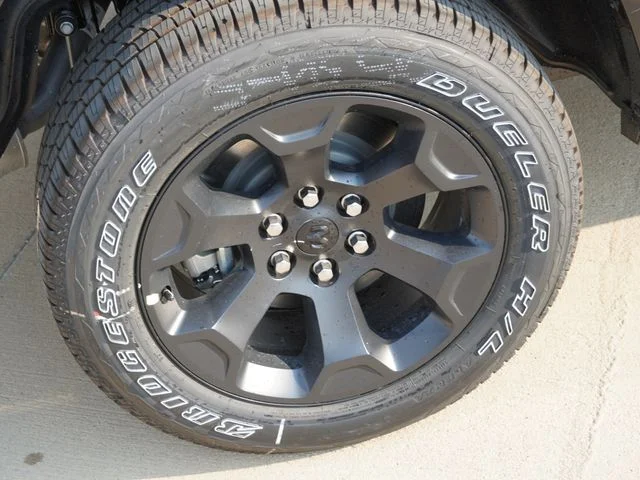 New 2026 Diamond Black Crystal Pearl-Coat Exterior Paint RAM Big Horn/Lone Star image 11
