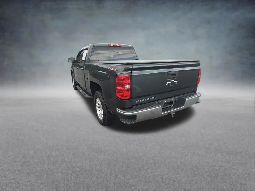 Used 2018 Gray Chevrolet LT image 3
