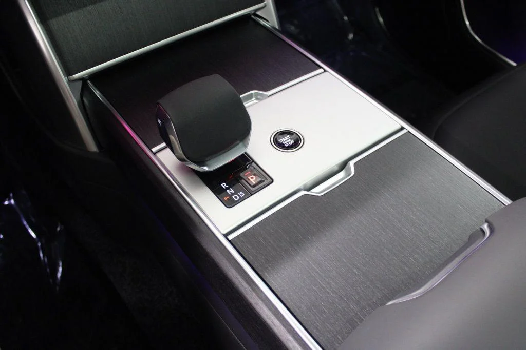 New 2026 Santorini Black Land Rover SE image 30