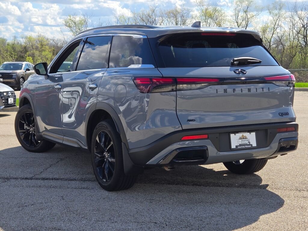 Used 2025 Gray INFINITI LUXE image 13