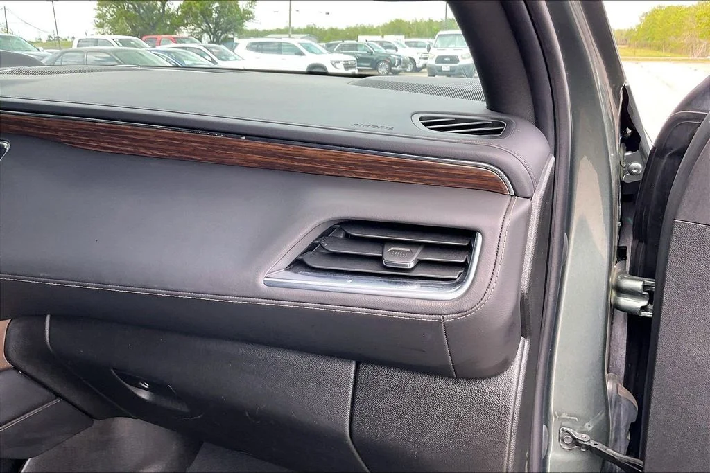 Used 2023 Green Chevrolet High Country image 23