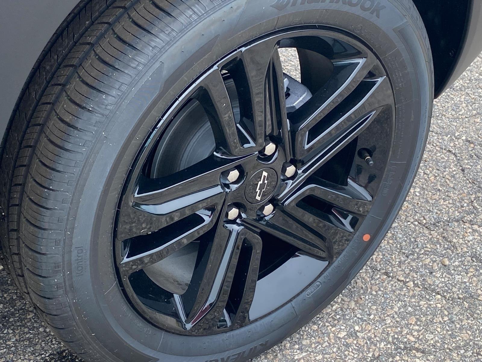 New 2026 Mosaic Black Metallic Chevrolet LT image 20